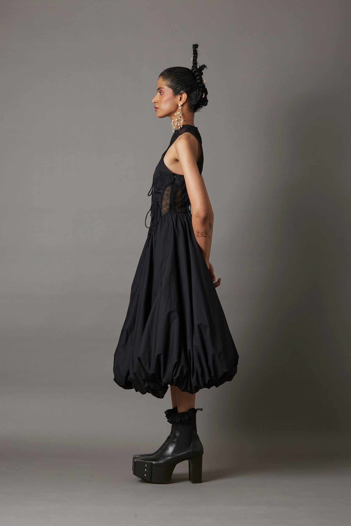 BILLOW DRESS IN BLACK