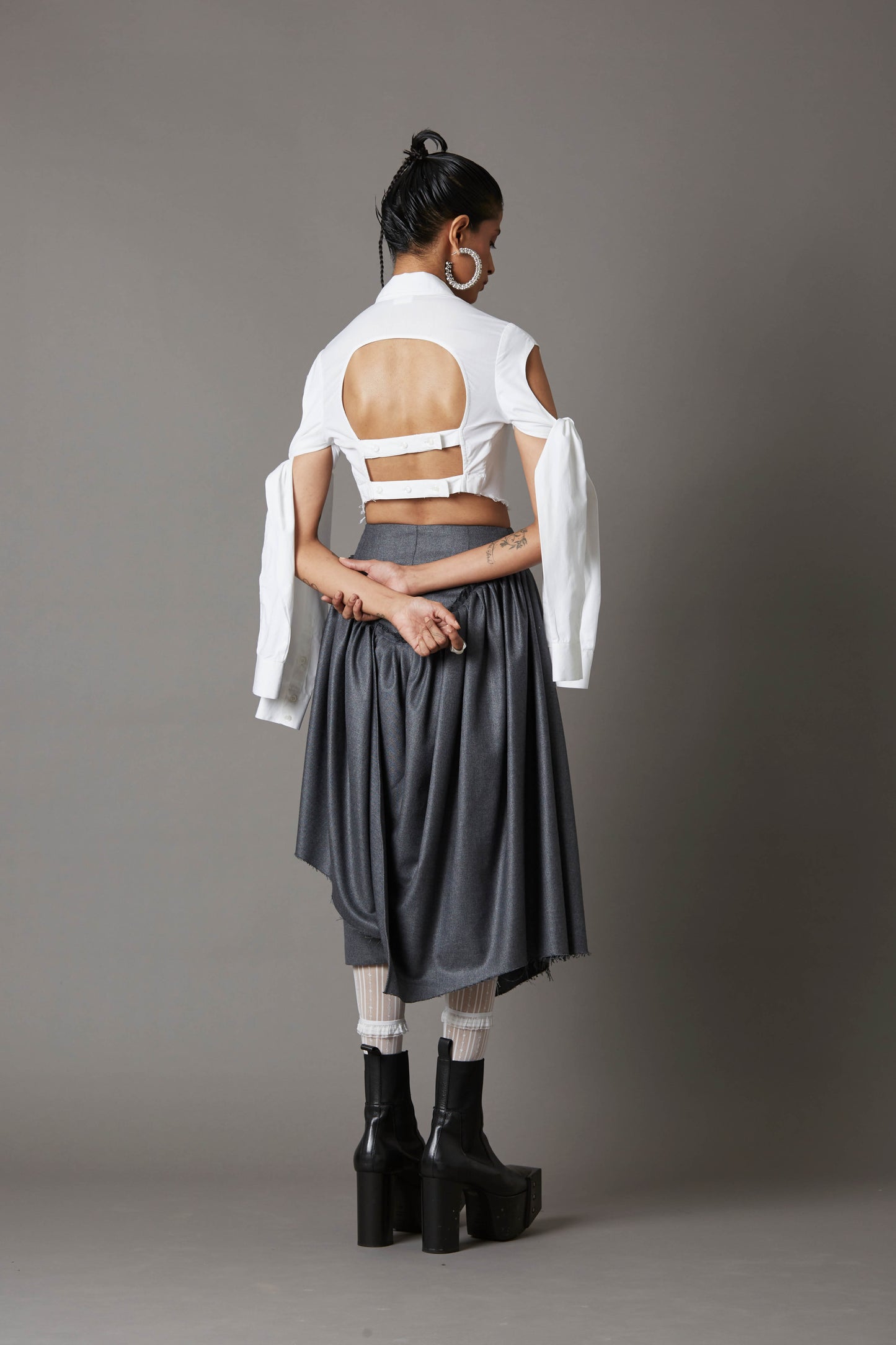 TIE-UP SLEEVES CROPPED SHIRT