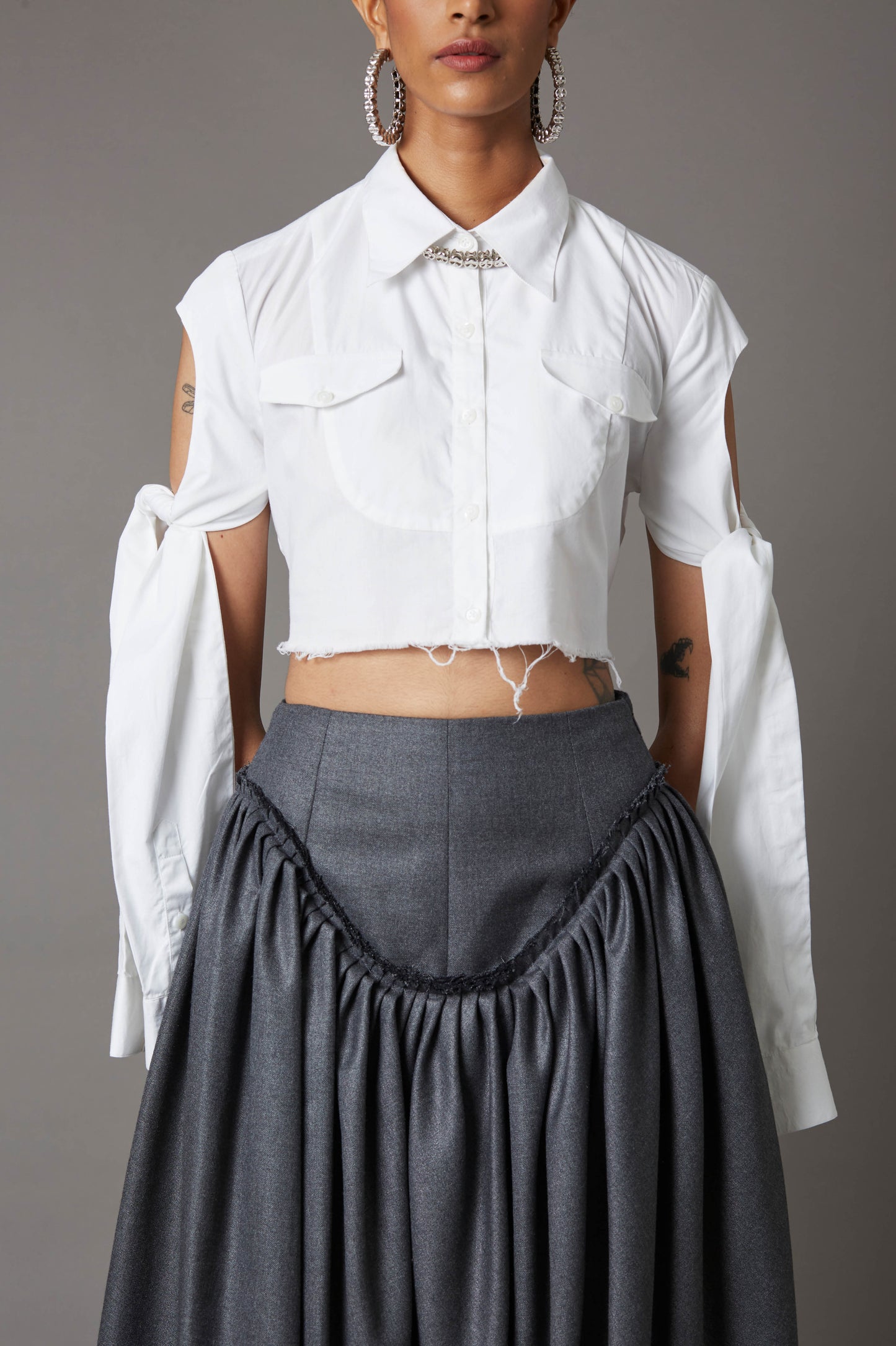 TIE-UP SLEEVES CROPPED SHIRT