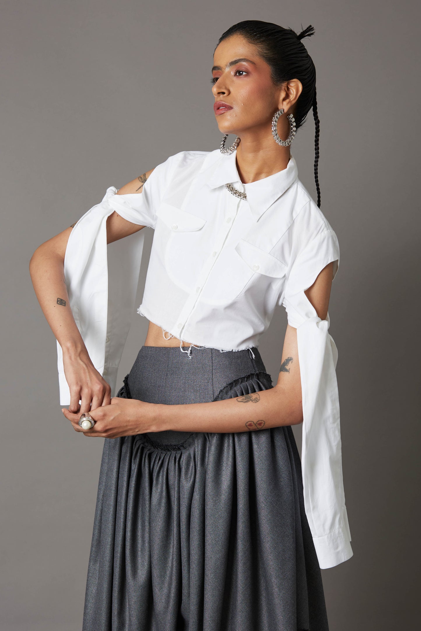 TIE-UP SLEEVES CROPPED SHIRT