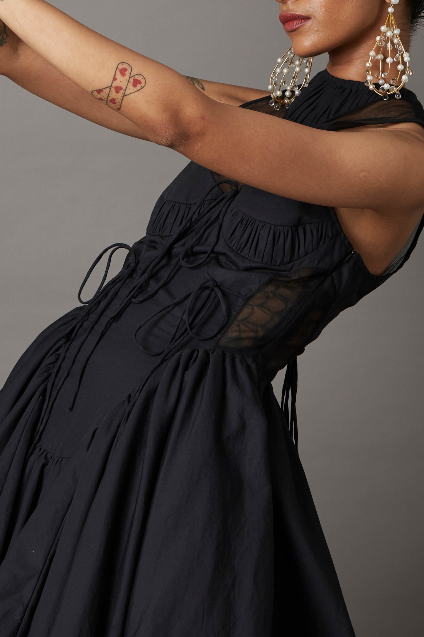 BILLOW DRESS IN BLACK
