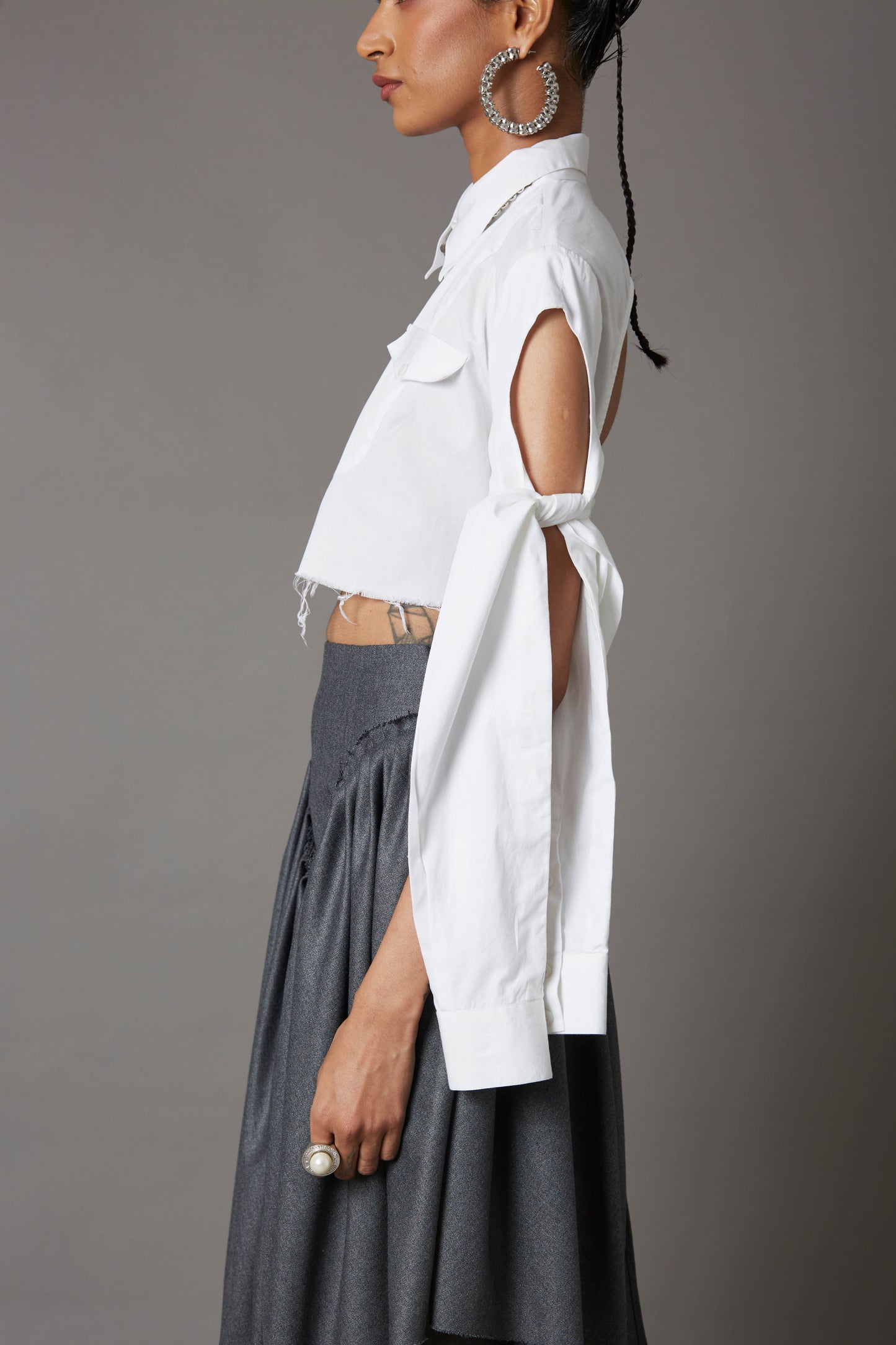 TIE-UP SLEEVES CROPPED SHIRT