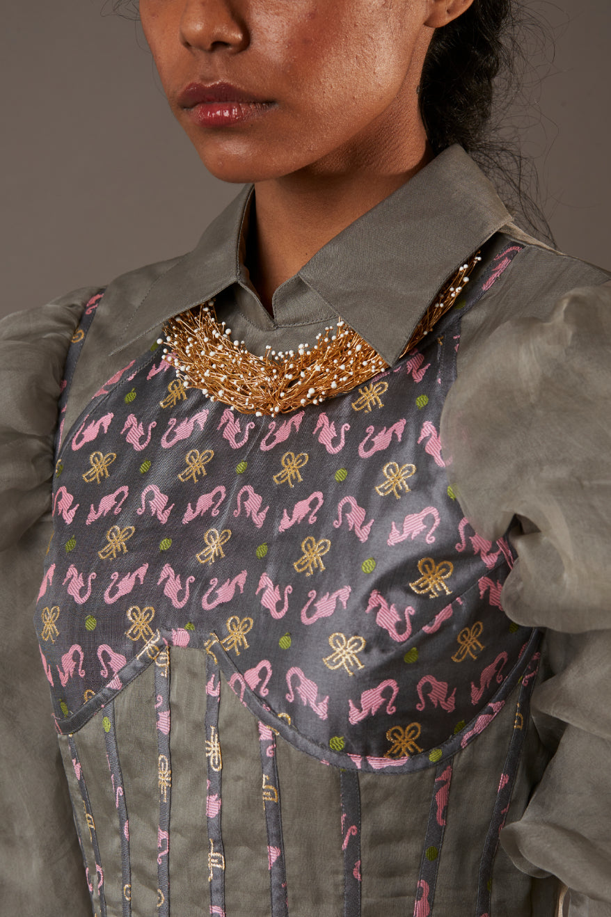 QUOD HANDCRAFTED WREATH NECKLACE WITH 22 CARAT GOLD PLATING