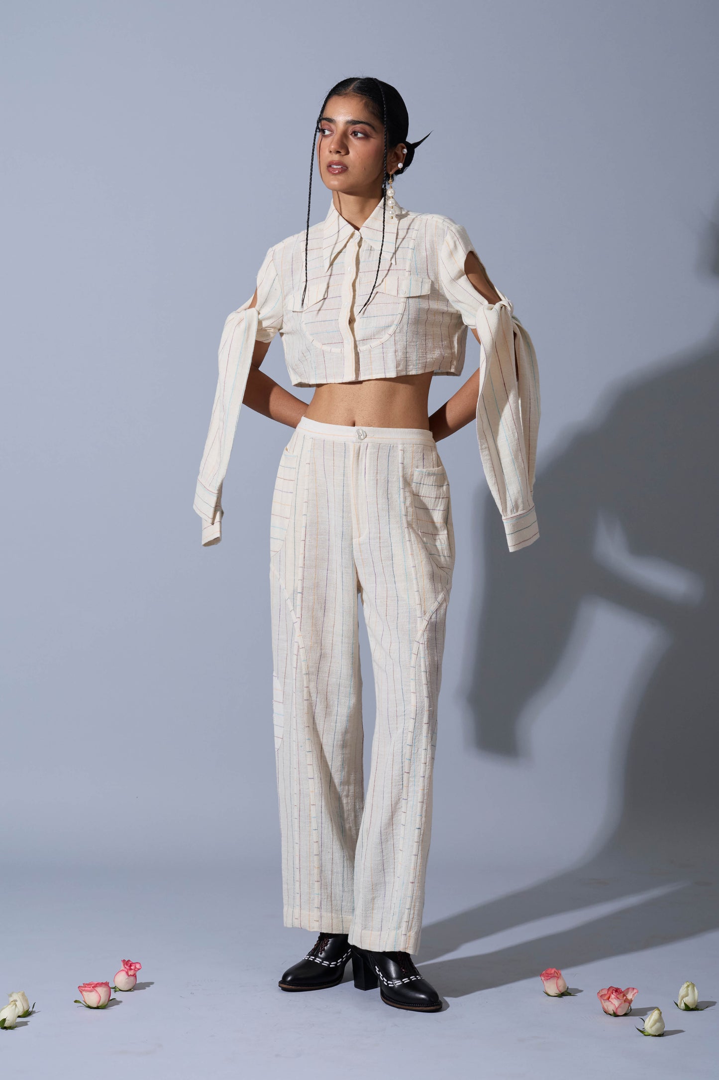 CROPPED TIE-UP SLEEVE SHIRT IN LINEN