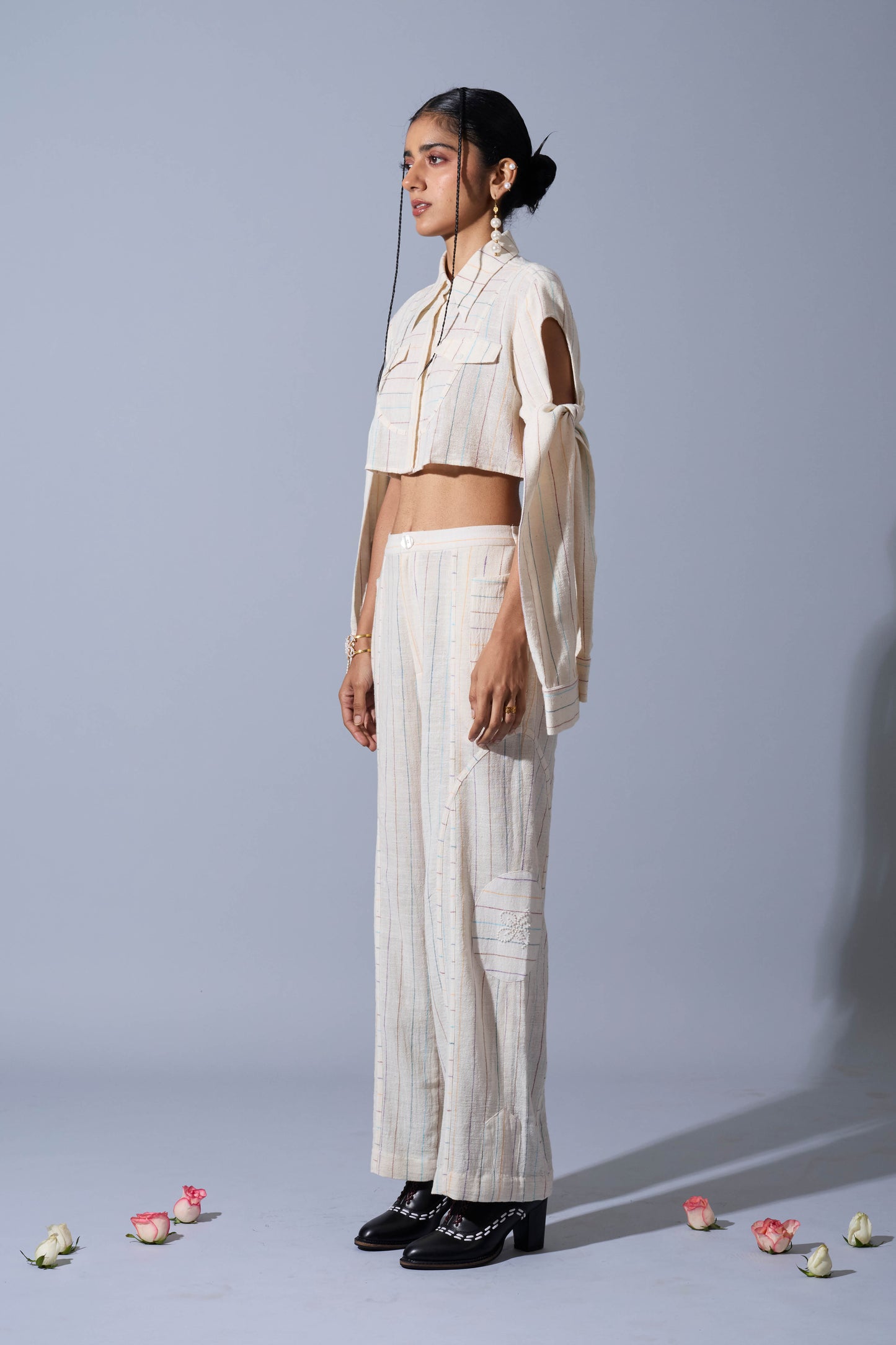 CROPPED TIE-UP SLEEVE SHIRT IN LINEN