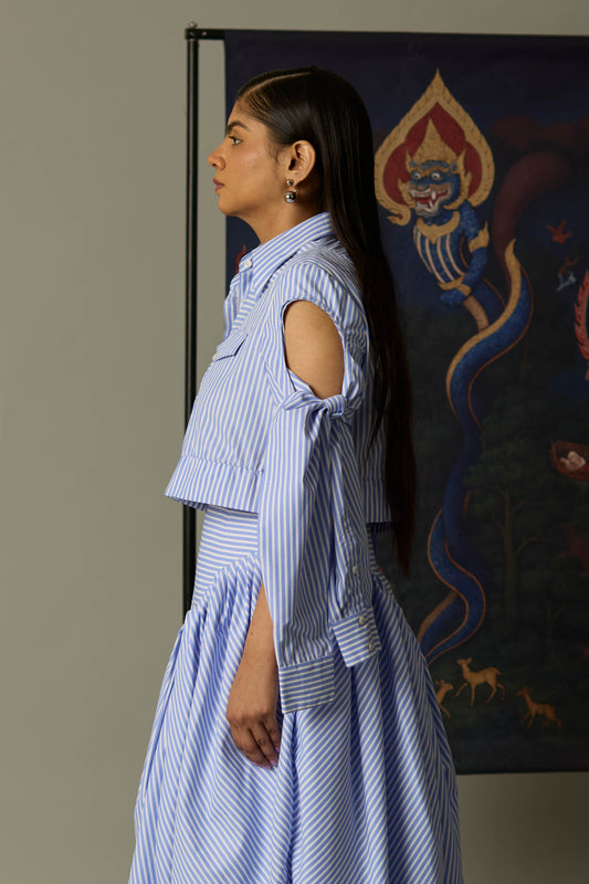 TIE-UP SLEEVES CROPPED SHIRT IN AQUA