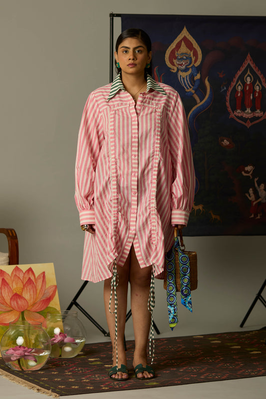 TRIP THE STATUS DRESS IN STRIPES